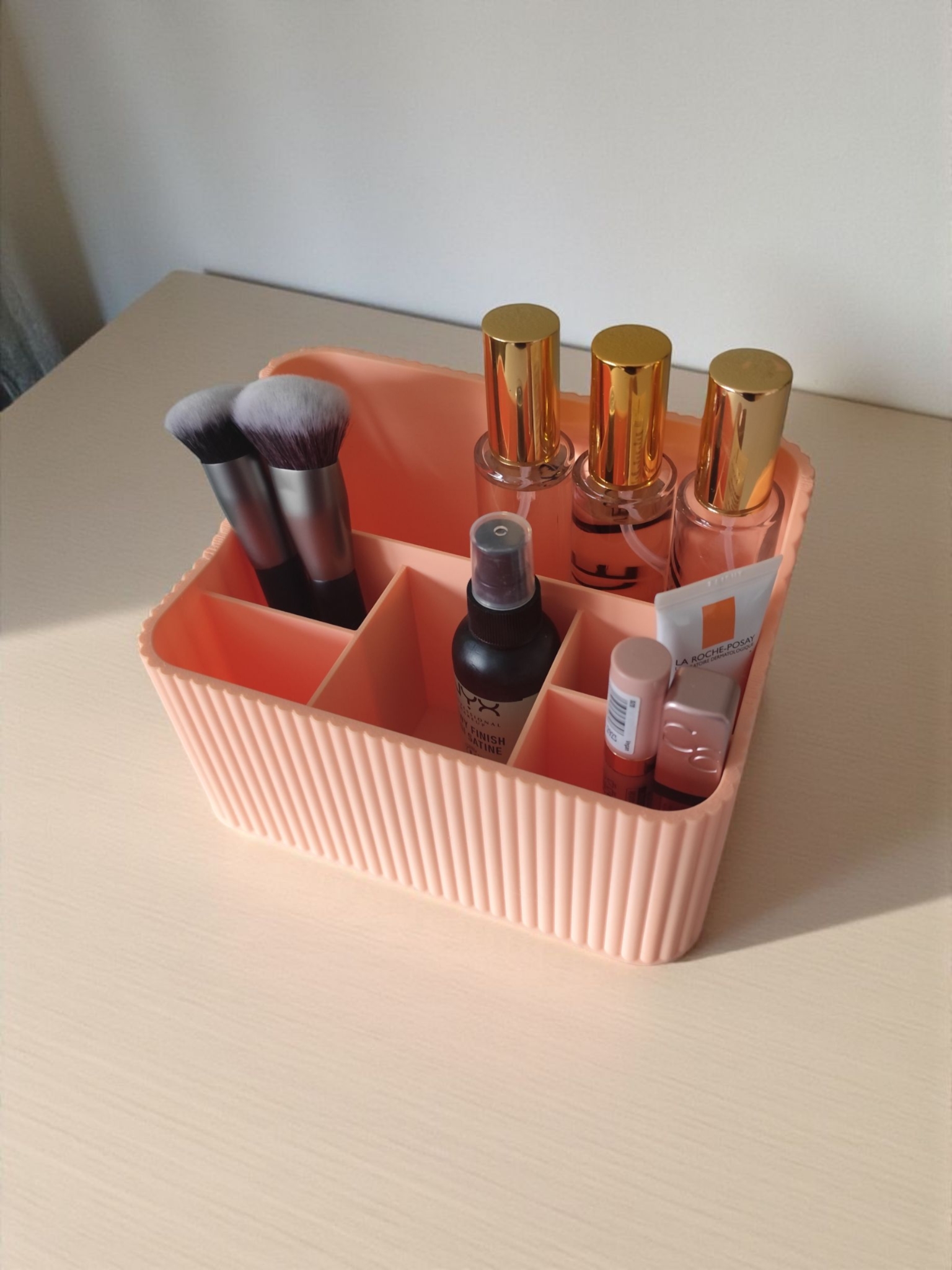 Ribbed Makeup Organizer - View 2